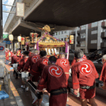 【こまどめまつり2025｜10月18日・19日】山車に神輿、夜は縁日も！ 秋の駒留八幡神社でまつり開催